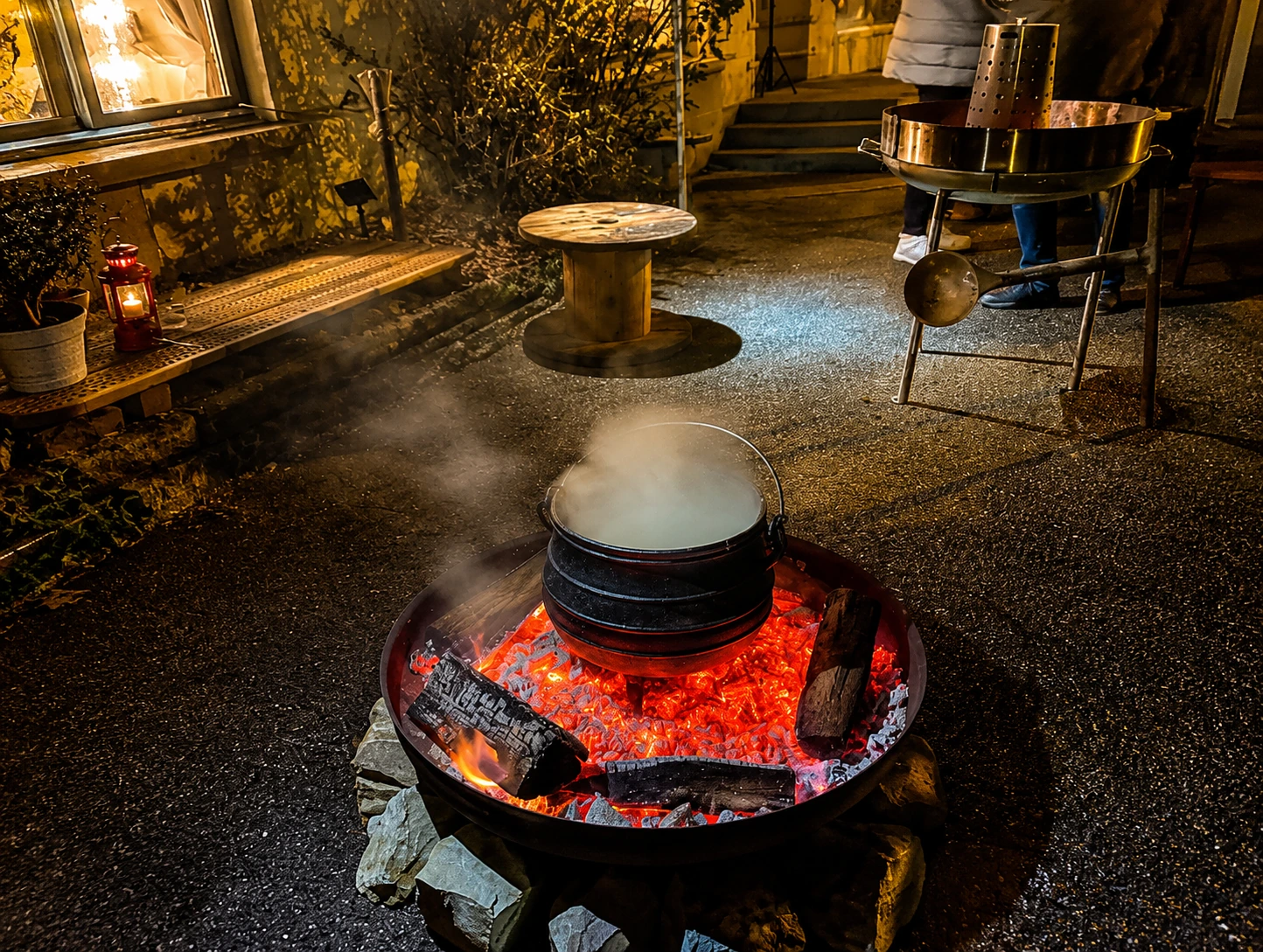 Feuerstelle am Abend